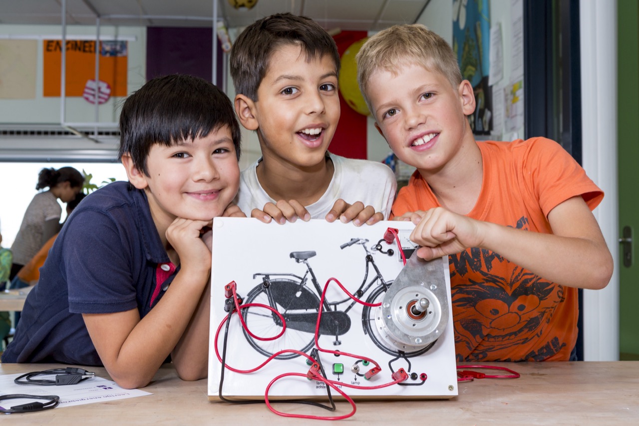 Grote Broer, Brightmakers