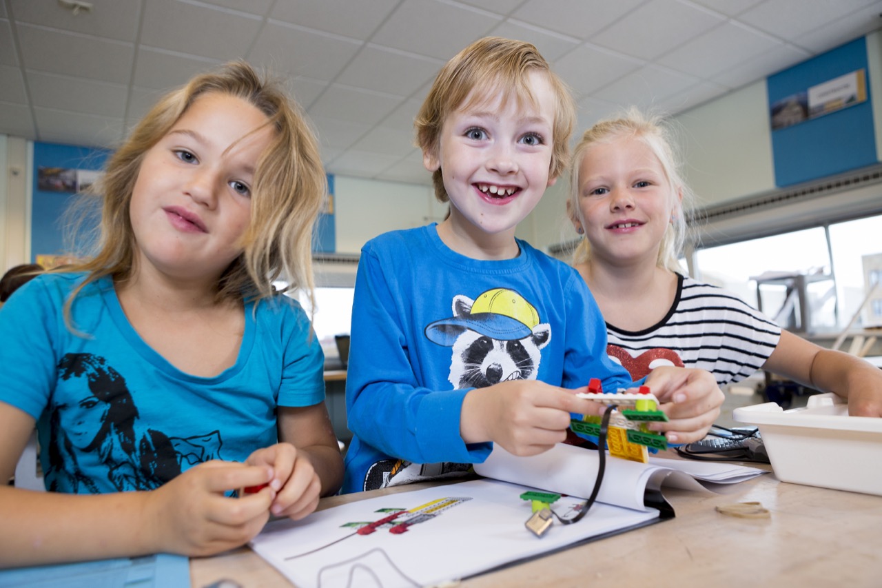 Grote Broer, Brightmakers