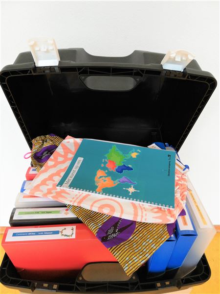 Kunst op reis koffer