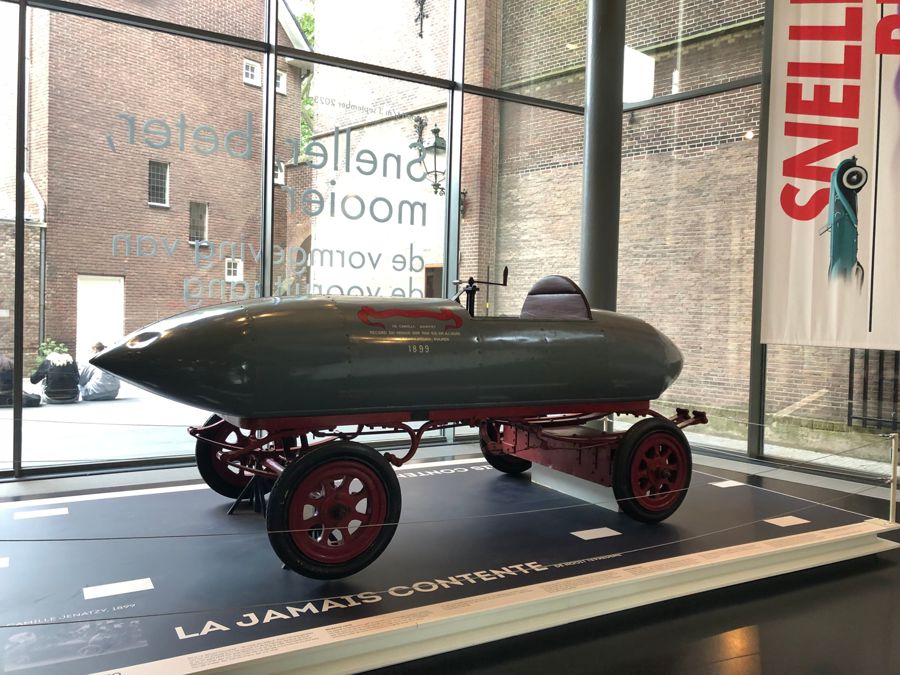 Oversteek bezoekt Design museum