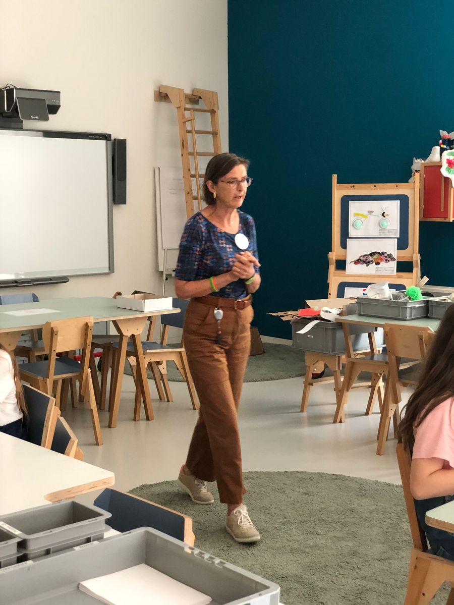 Oversteek bezoekt Design museum